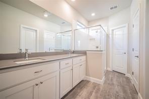 Building Photo - 744 Shepperton Wy