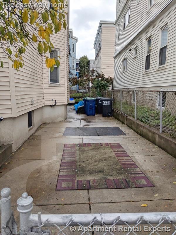 Building Photo - 11 New Hampshire Ave