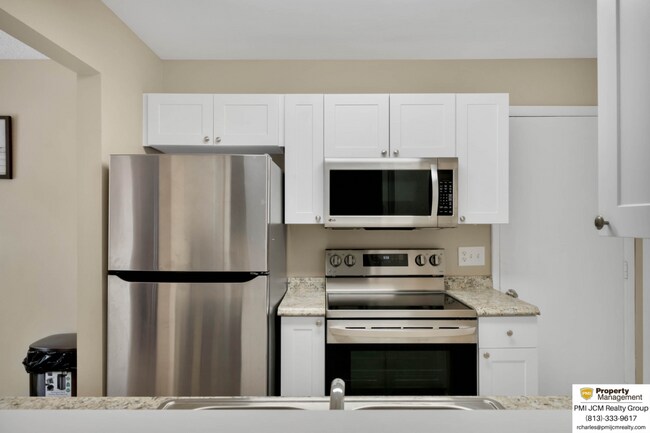 Building Photo - Cozy Kissimmee Townhouse