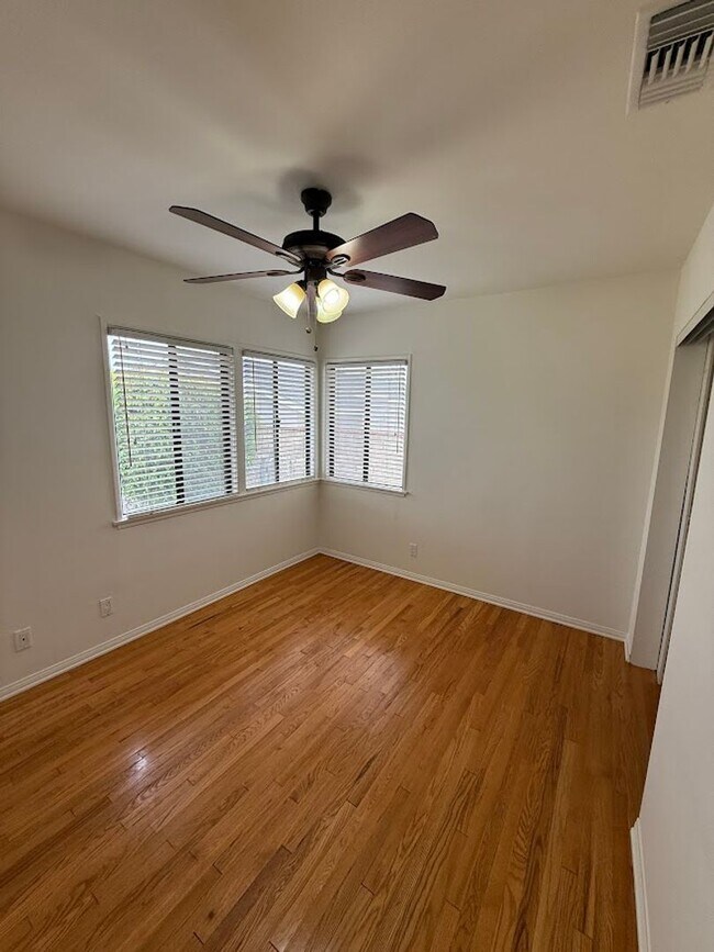 Building Photo - Beautiful 3 Bedroom, 2 Bathroom Granada Hills Home with Detached Garage!