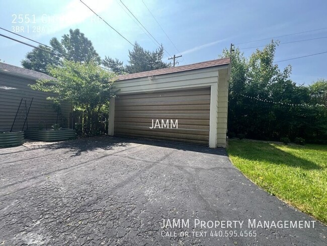 Building Photo - 2551 Charney Rd