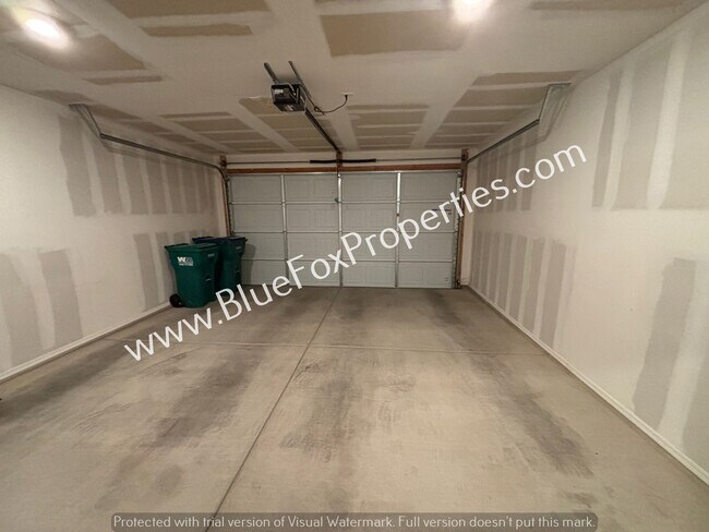 Building Photo - 735 Calle Calca