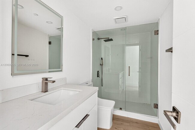 Building Photo - 251 Crandon Blvd