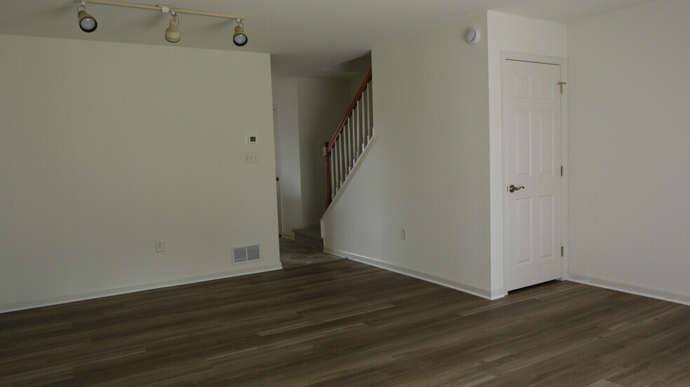 Building Photo - 27 Ramsgate Ln