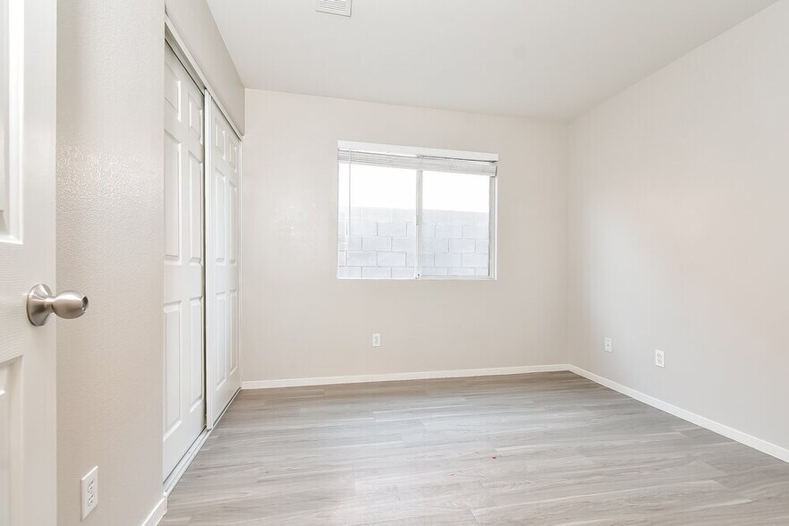 Building Photo - 9023 Edgeworth Pl