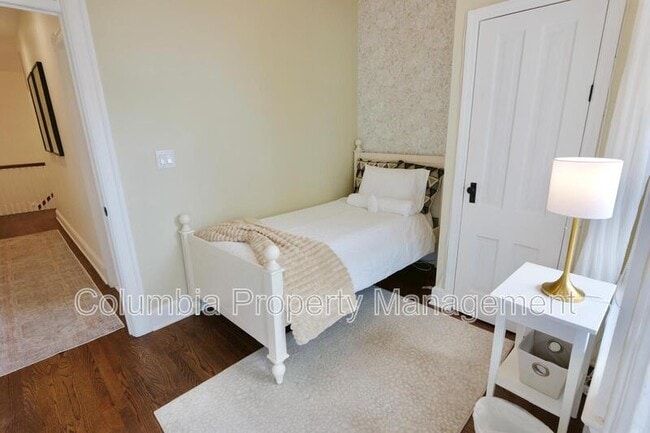 Building Photo - 11 Q St NE