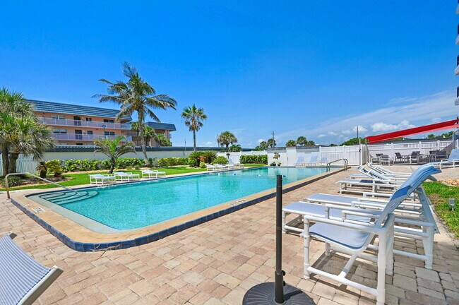 Building Photo - Welcome to Your Beachfront Escape at Beach Winds, Cocoa Beach!