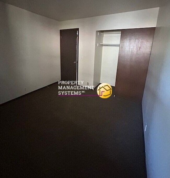 Building Photo - 69352200#5J