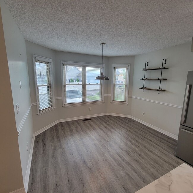 Building Photo - 3/2 Townhouse-Cookeville City Limits-End Unit
