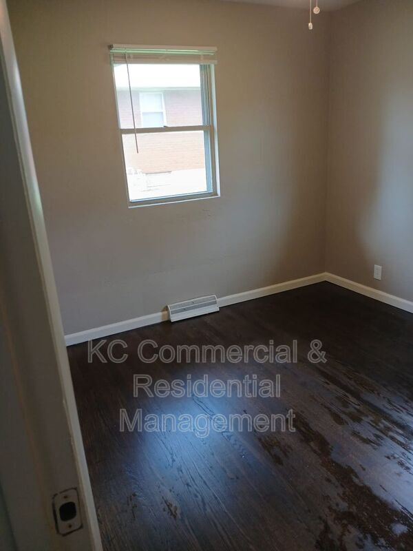 Building Photo - 1705 N Lynn St