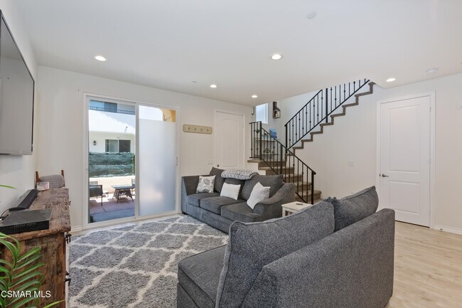 Building Photo - 327 Newbury Vista Ln