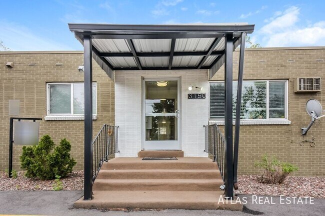 Building Photo - 3150 N Harlan St