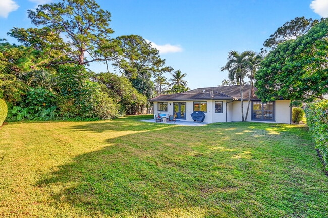 Building Photo - 435 Pine Villa Dr