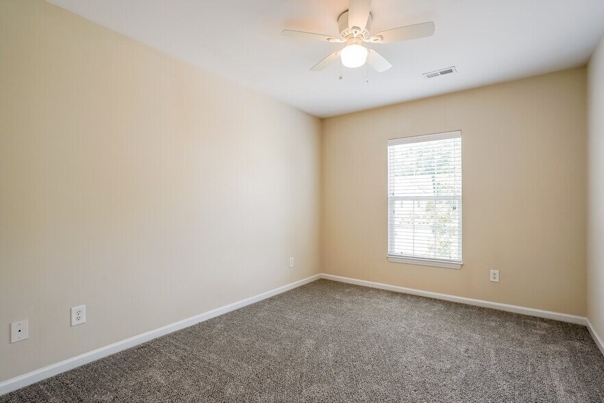 Building Photo - 529 Ashgreen Ct