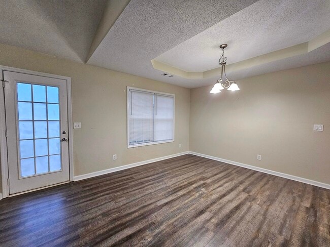 Building Photo - 1746 Tugalo Dr
