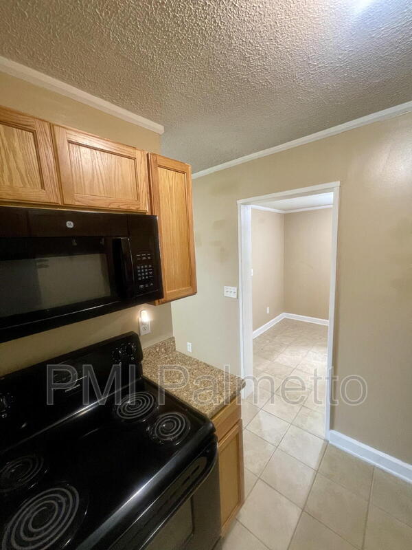 Building Photo - 241 Vallejo Cir