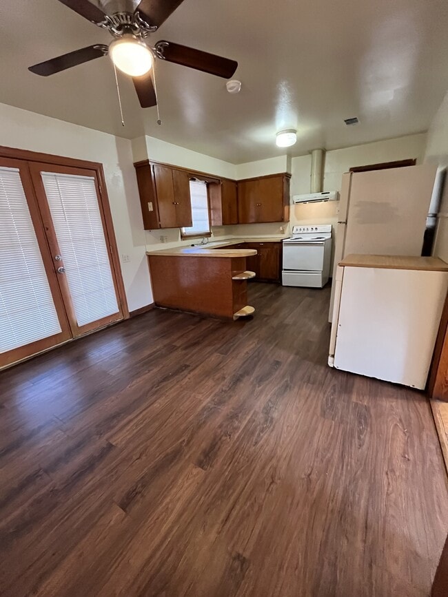 Building Photo - 5757 Naff Ave