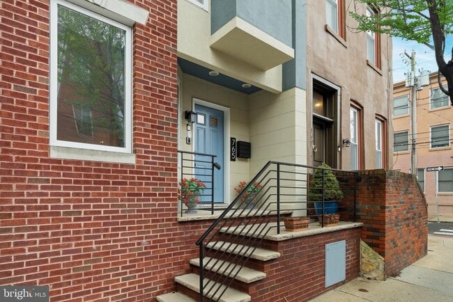 Building Photo - 765 S 15th St