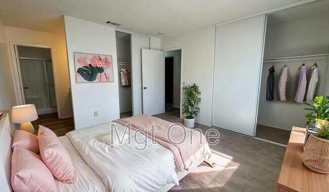 Building Photo - 14605 Perham Dr