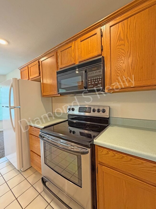 Building Photo - Beautiful All Brick Home Available!