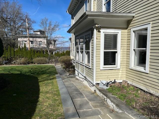 Building Photo - 8 Grove St