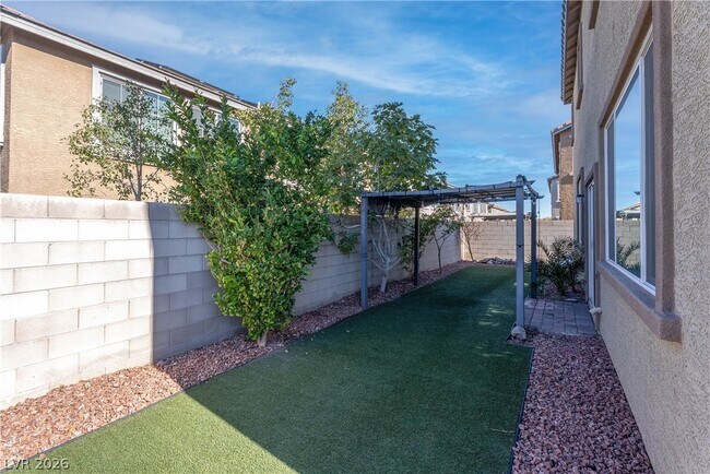 Building Photo - 1362 Bear Brook Ave