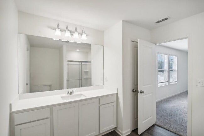 Building Photo - Fantastic 3bd/2.5ba home! Let yourself in!
