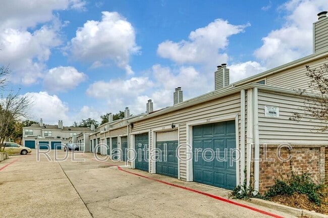 Building Photo - 5407A Chimney Rock Rd