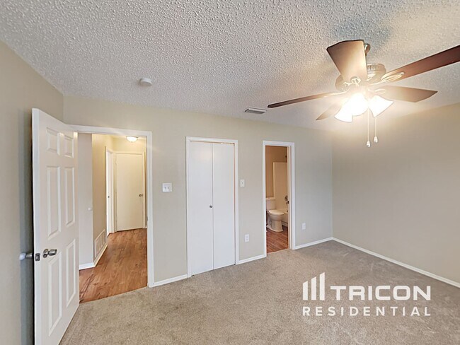 Building Photo - 1015 Cedar Run Dr
