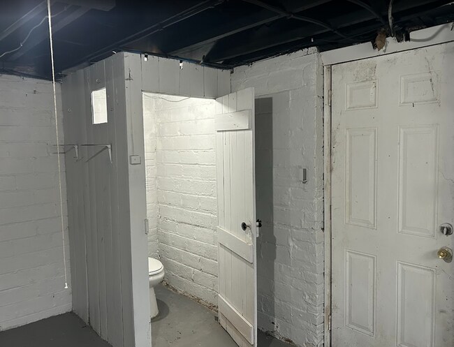 Building Photo - 3235-3257 Oak Rd