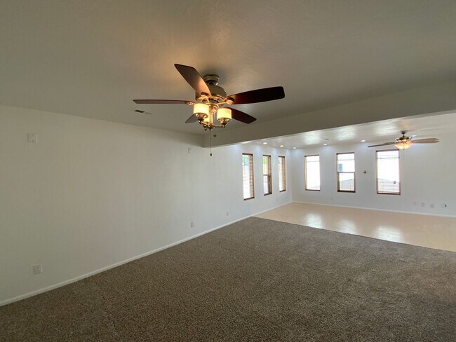 Building Photo - 3 Bedroom Single Story Home Available Near...