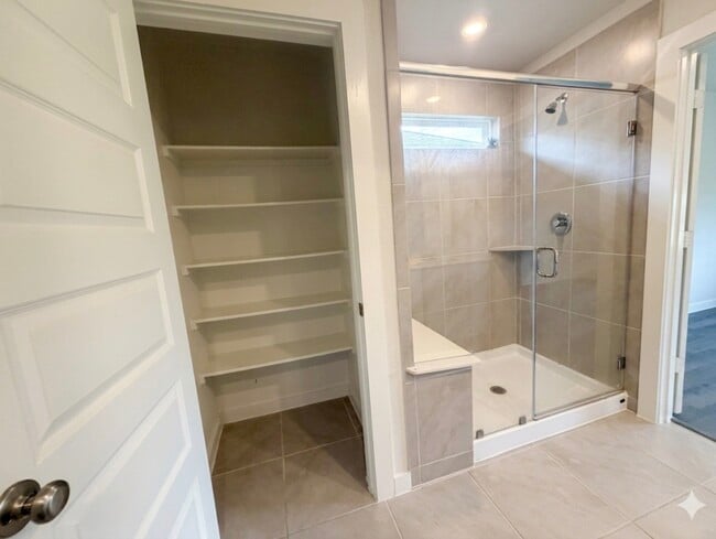 Building Photo - 5549 Madden Ln