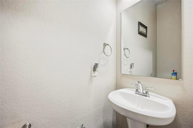 Building Photo - 12422 Alora Bluff Trail