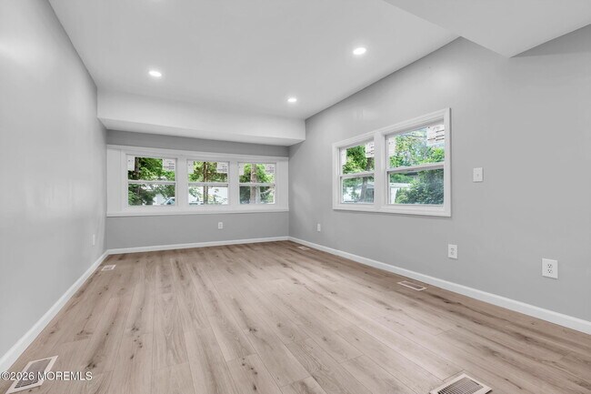 Building Photo - 56 Marcia Memorial Cir