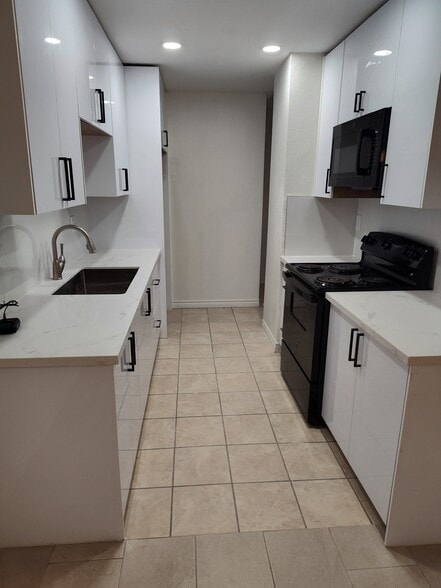 Building Photo - 13343 Rancho Penasquitos Blvd