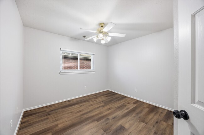 Building Photo - 19718 Gable Woods Dr