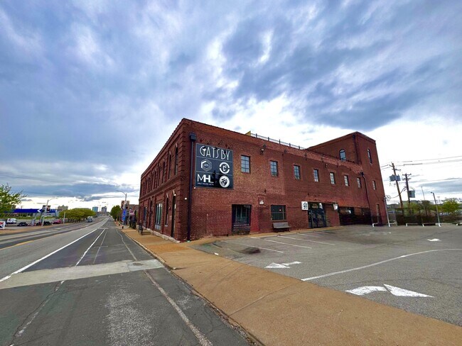 Building Photo - 2017 Chouteau Ave