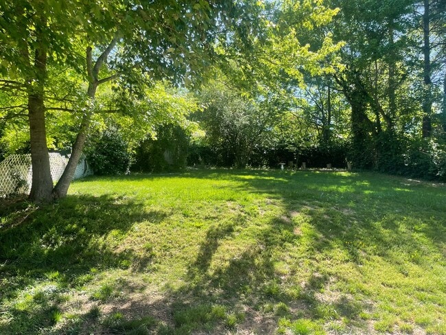 Building Photo - Knoxville 37920 - Adorable 2 bedroom 1 bath home in the Heart of South Knoxville-Pet Friendly - C...