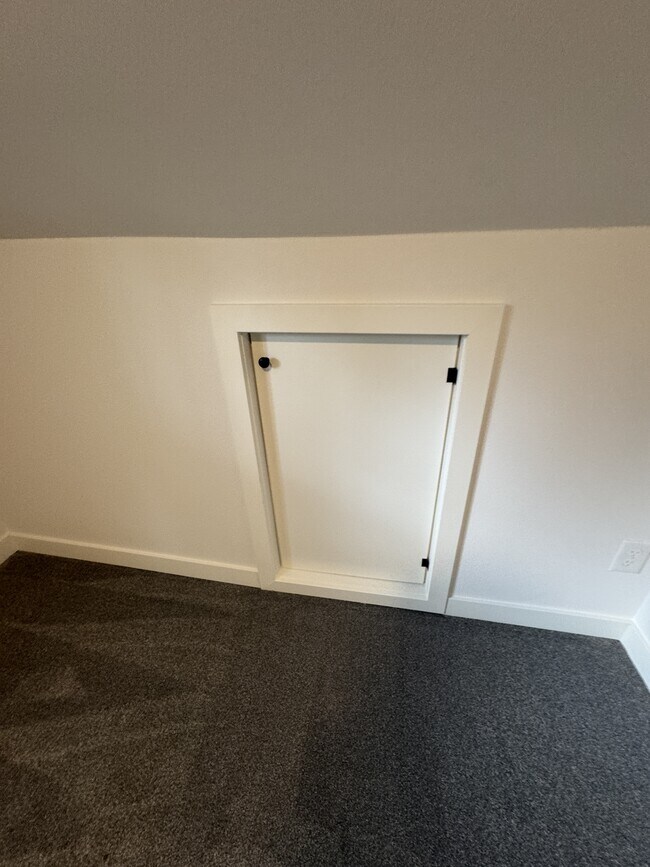 Building Photo - 8950 SW 69th Ave