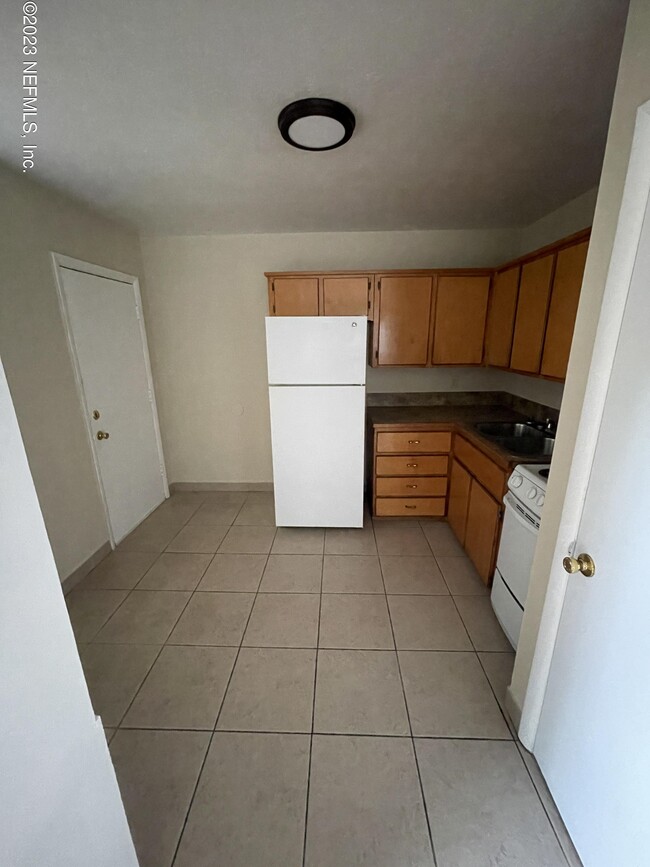 Primary Photo - 5511 Los Santos Way