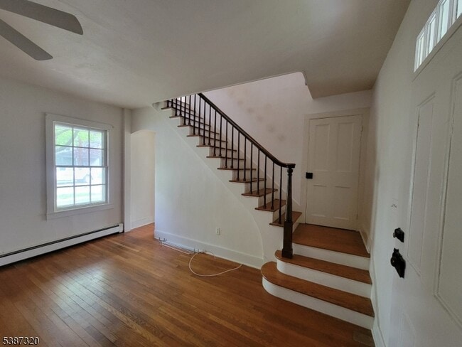 Building Photo - 301 3rd St