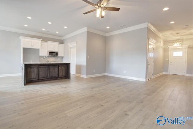 Building Photo - 26480 Naomi Wy