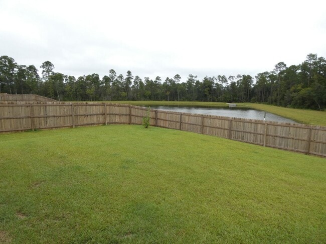 Building Photo - Beautiful 4-Bedroom Home - Open Floor Plan