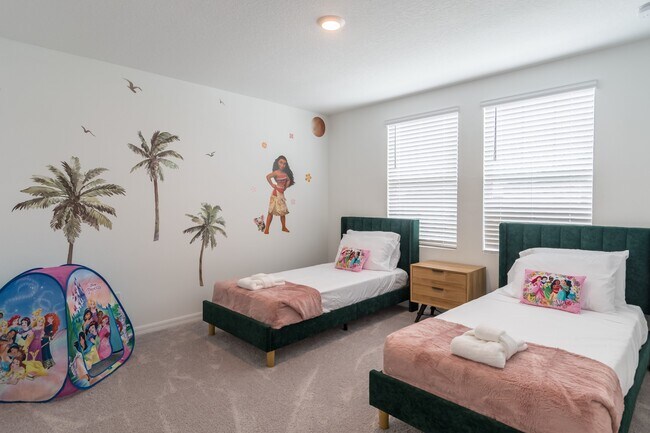 Building Photo - 2310 Lancashire St