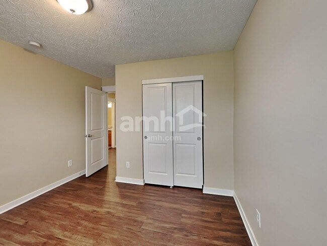 Building Photo - 1085 McCoy Dr