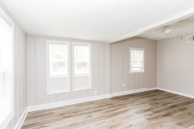 Building Photo - 3706 Elm St