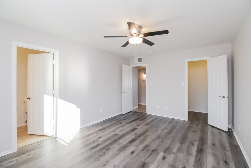 Building Photo - 2641 E Isabella Ave