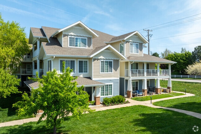 Building Photo - Meadowlark Estates Gracious Retirement Living