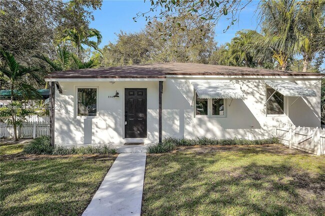 Building Photo - 5985 SW 41st St