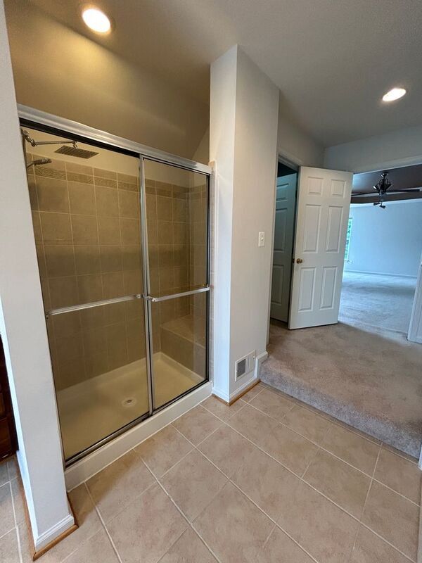 Building Photo - 40 Nugent Dr
